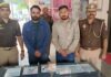 झांसी के दो अनलाइन ठगों को कोतवाली पुलिस ने पकड़ा
