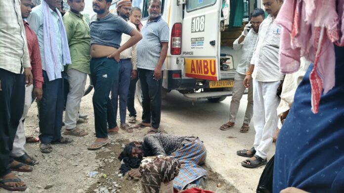 कोबरा और बिसखापड़े के साथ सड़क पर बेसुध मिला सपेरा, टहरौली में मचा हड़कंप