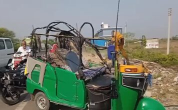 जालौन-बंगरा मार्ग पर मजदूरों से भरा ऑटो पलटा, नाबालिग समेत तीन घायल; एक को किया गया रेफर